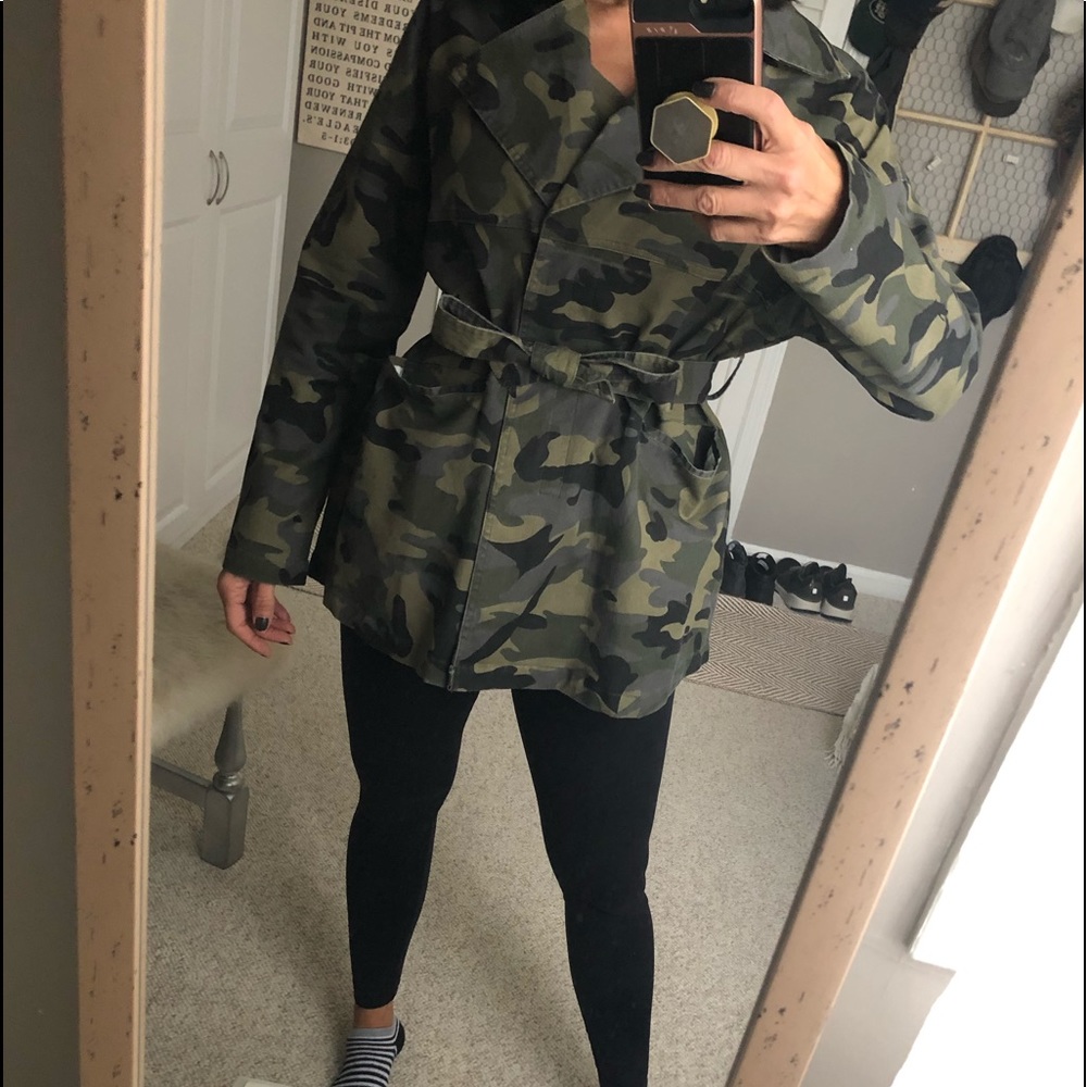 💚New Boutique Camo BeltedCoat/Jacket💚